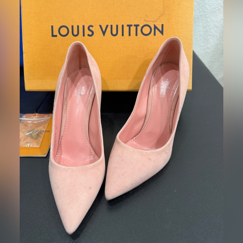 Louis Vuitton Pink Suede Pointed Toe Pumps Size 36 - Picture 2 of 13